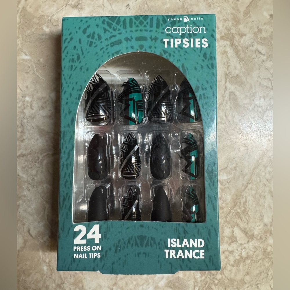 Young Nails Island Trance Kit 24 Press On Nails Nail Set New in Box